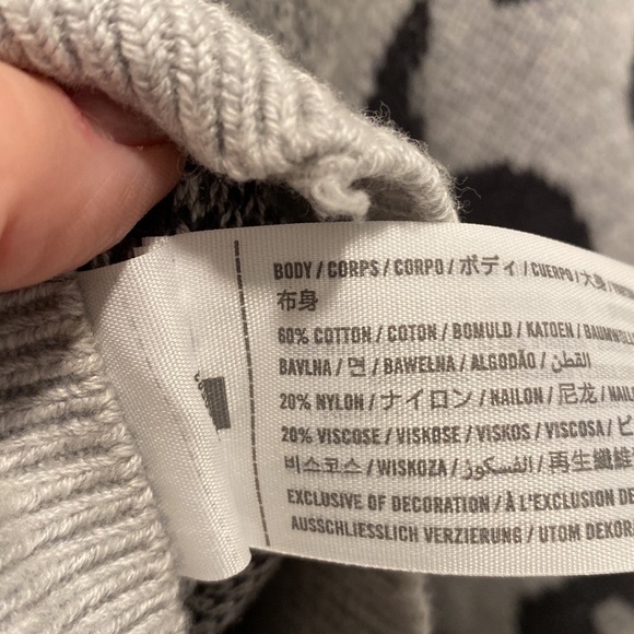 Abercrombie & Fitch Leopard Print Sweater - Picture 4 of 4